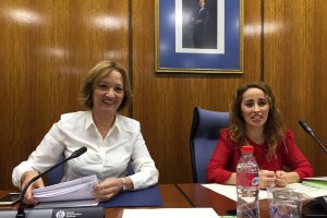 La consejera de Agricultura, Carmen Ortiz, en sede parlamentaria.