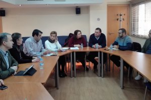 Parlamentarios del PP con los agricultores