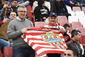 La bandera que jamás falta.