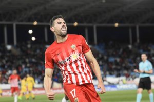 Puertas celebrando el tercero.