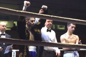 Rayito vive para el boxeo profesional en Finlandia.