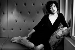 Eva Manjón interpreta a la famosa cantante y actriz española.