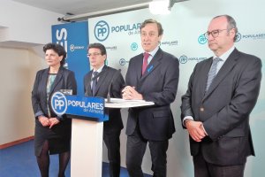 Rueda de prensa ayer en la sede del PP.