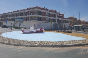 Estado final de las obras de embellecimiento y ornamentación en la glorieta de Garrucha.