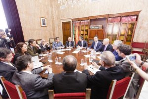 Reunión de empresarios con el ministro, ayer.