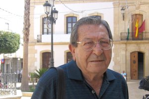 Ezequiel Navarrete, en la Plaza Mayor de Vera.