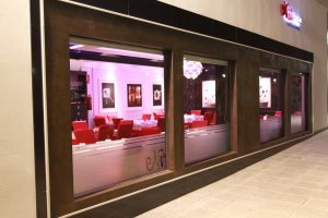 Se trata de un restaurante tranquilo, decorado con gusto, que invita al comensal a disfrutar de una buena comida.