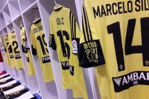 Esta será la camiseta del Real Zaragoza en Almería.