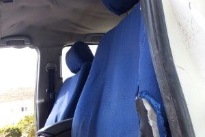 Desperfectos en uno de los vehículos de la Policía Local de Carboneras.
