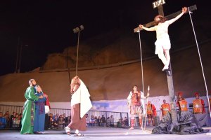 El momento culmen de la Representación de la Pasión Viviente de Gádor es la Crucifixión de Jesucristo.