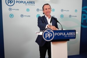 Pablo Venzal, hoy, en rueda de prensa en la sede del PP.
