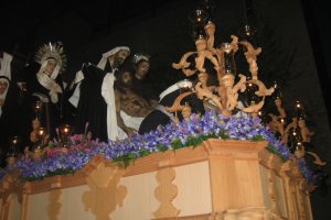 Desfile procesional de Caridad por las calles de Almería, anoche.
