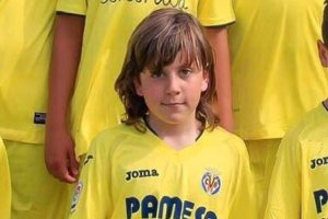 El jugador almeriense con la camiseta del Villarreal.