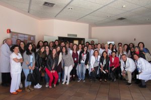 Profesionales a su llegada para la jornada de puertas abiertas del Hospital de Poniente.