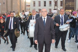 La Banda Municipal de Música de Almería, dirigida por José Solá Palmer, en el desfile procesional del Santo Sepulcro.