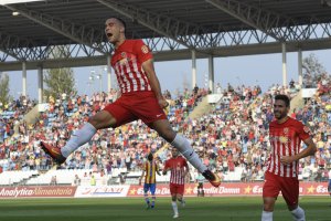 Los goles del Pichichi Quique serán de oro.