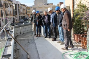 Visita del alcalde y varios concejales a las obras del cine.