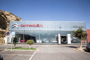 Las instalaciones de Salinas Car cuentan con 12.000 m² en Cuesta de los Callejones de Huércal de Almería que pronto serán ampliadas.