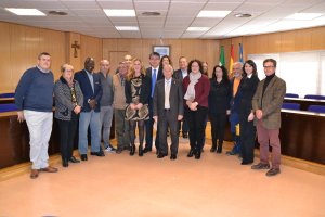 Integrantes de la Asociación del Litoral del Poniente durante una reunión.