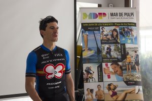 El medallista olímpico en plena charla.