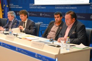 Los secretarios provinciales de Coag y Asaja, Andrés Góngora y Francisco Vargas, en el Ministerio de Agricultura.