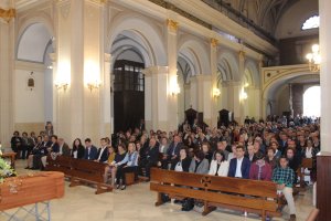 Una llena iglesia parroquial de San Sebastián le dio un emotivo "adios" a Paco Sierra.