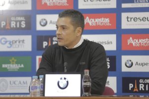 Francisco en la rueda de prensa de Montilivi.