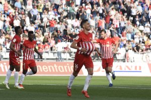 Fidel celebra su gol.
