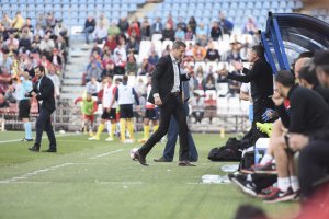 Ramis camino del banquillo.