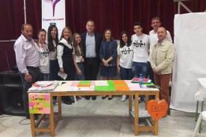 El alcalde de Cuevas ha visitado la Feria de FP.