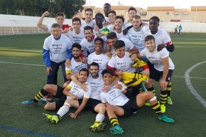 El Berja celebrando el ascenso de categoría.