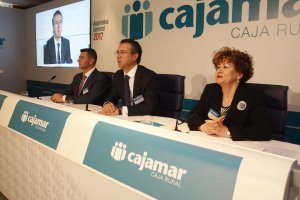 Eduardo Baamonde, Paco González y Mª Luisa Trinidad en la asamblea