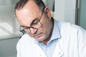 El Doctor Simón Dray se ha convertido en una referencia mundial en el campo de la Medicina Estética.