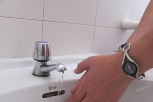 La higiene de manos previene la transmisión de gérmenes asegura el doctor del Diego.