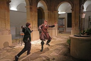 Los bastardos de Shakespeare empuñan sus armas en el Patio de Luces de Diputación.