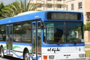 Autobús urbano en El Ejido.