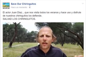 save our chiringuitos ha conseguido involucrar a personalidades como el actor Juan Díaz, asiduo a Mojácar.