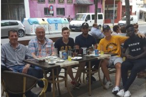 Los cuatro canteranos con Antonio Ramón y Pedro Braojos.