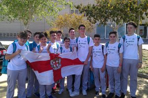 Los jugadores del Cajamar Mintonette con la bandera de Almería.