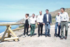 Visita del alcalde y varios concejales de Adra a las obras.