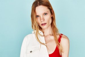 Bañador puesto a la venta en Zara.