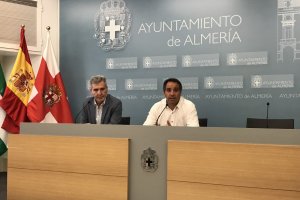 juan José Segura, concejal de Agricultura, y Miguel Vargas, de Casi.