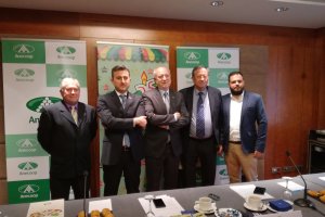 Representantes de Anecoop en una reunión en Almería