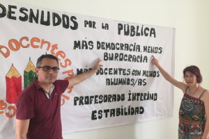 Los representantes  de Docentes por la Pública, Ángel Rodríguez y Esther Padua.
