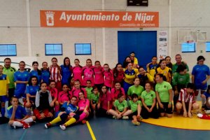 La gran familia del fútbol sala femenino en Níjar.