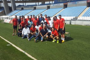 La Fundación Cepaim con los futbolistas.