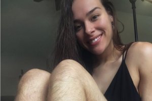 Morgan Mikenas se muestra sin depilar.