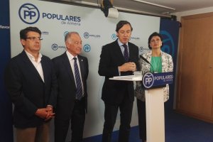 Rueda de prensa en la sede del PP esta mañana.