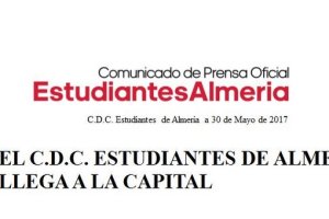 El estudiantes vuelve a casa.