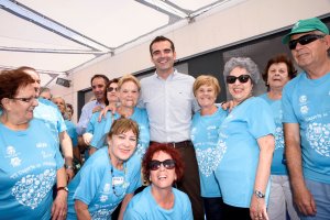 El alcalde con los mayores.